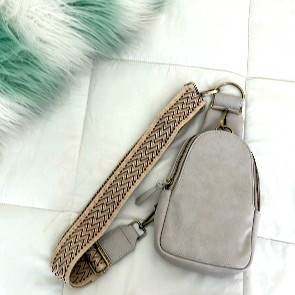 Anthropologie Urban Originals Liberty gray sling bag like new